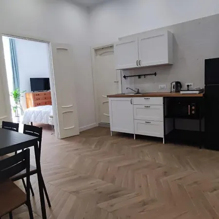 Giorgia 那不勒斯